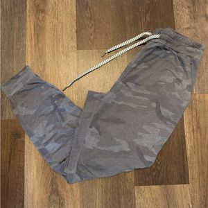 Recreation by Thread & Supply Grey Camo Jogger, Size M
